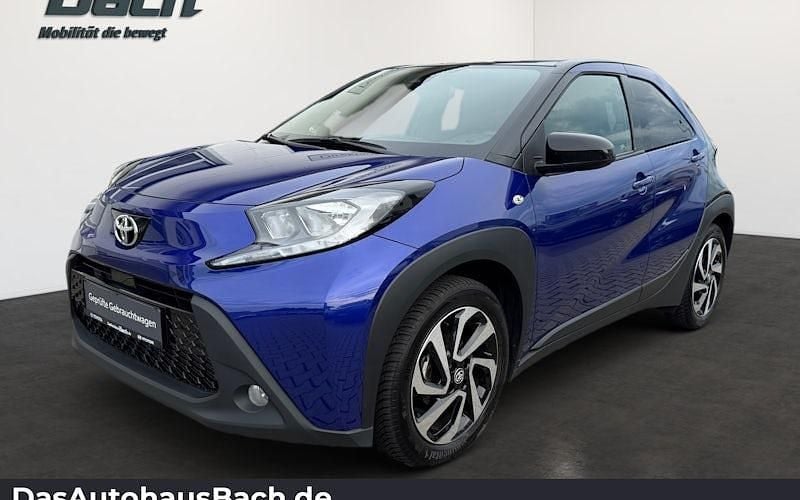 Blau Gebraucht 2023 Toyota Aygo Kleinwagen | 14.990 € (Fairer Preis) - Bild 1/4