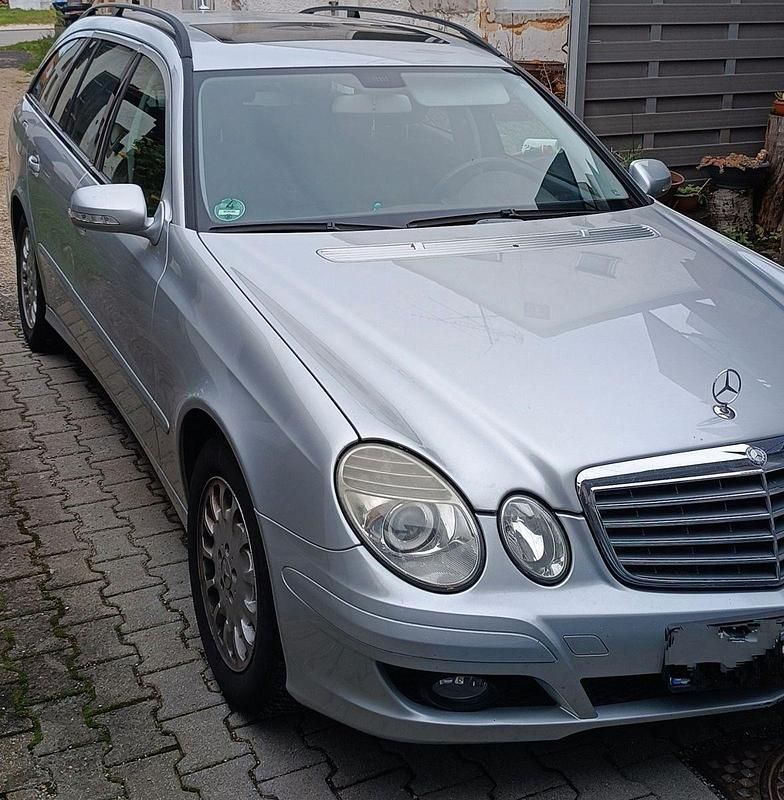 Silber Gebraucht 2006 Mercedes E200 Classic Kombi | 3.500 € (Guter Preis) - Bild 1/4