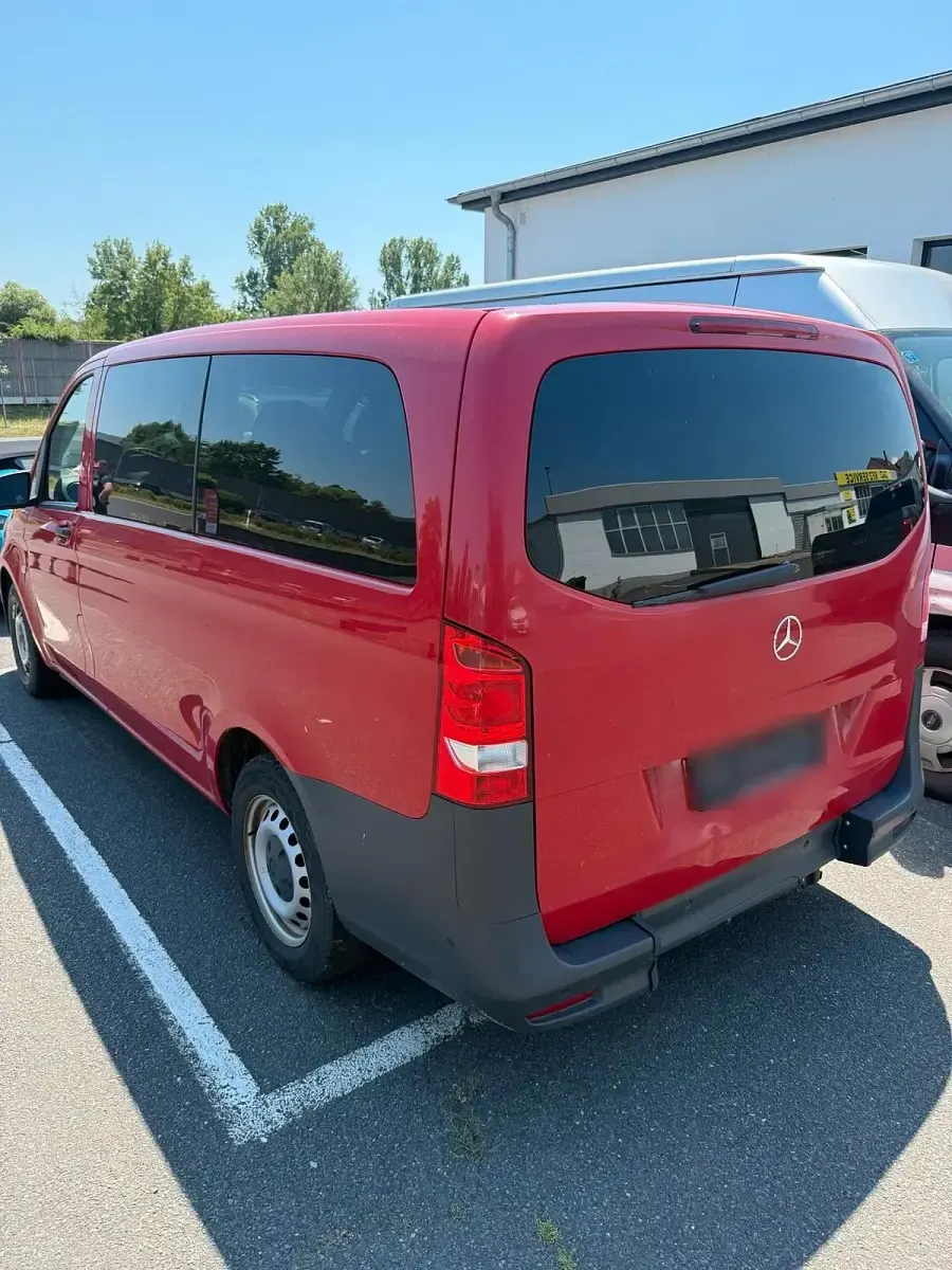 Gebraucht Mercedes Vito 136 PS (100 kW) 2022 Rot Van