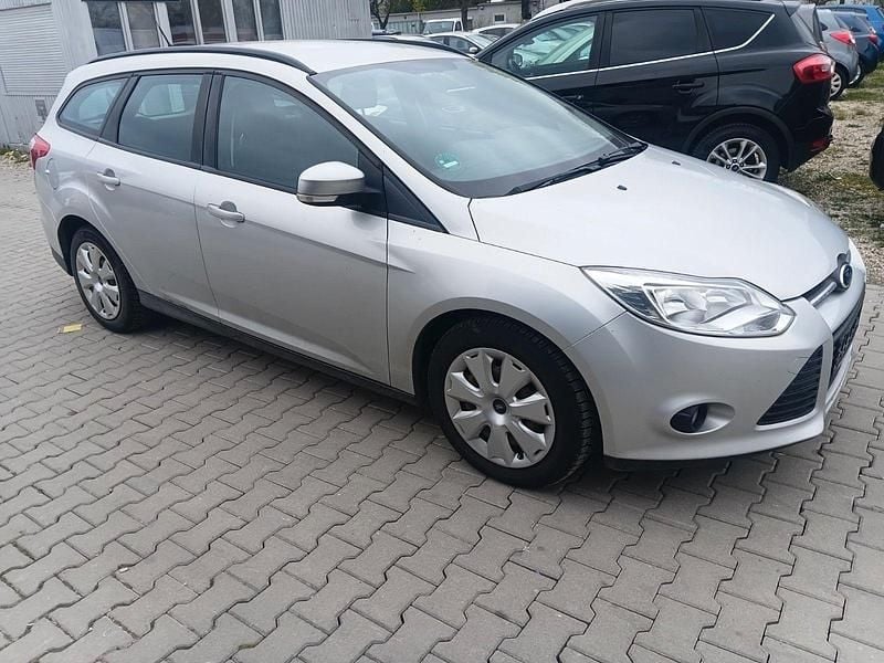 Gebraucht Ford Focus Trend 116 PS (85 kW) 2011 Kombi