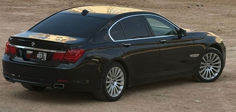 Schwarz Gebraucht 2011 BMW 740 Performance Limousine | 20.000 € (Etwas zu teuer) - Bild 1/4