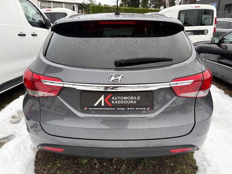 Gebraucht Hyundai i40 Style 177 PS (130 kW) 2011 Silber Kombi