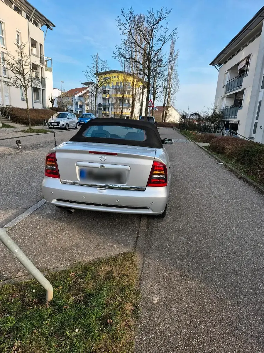 Gebraucht Opel Astra 103 PS (75 kW) 2005 Silber Cabrio