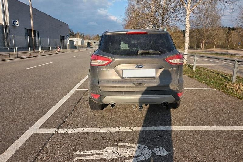 Gebraucht Ford Kuga 163 PS (119 kW) 2013 Grau SUV