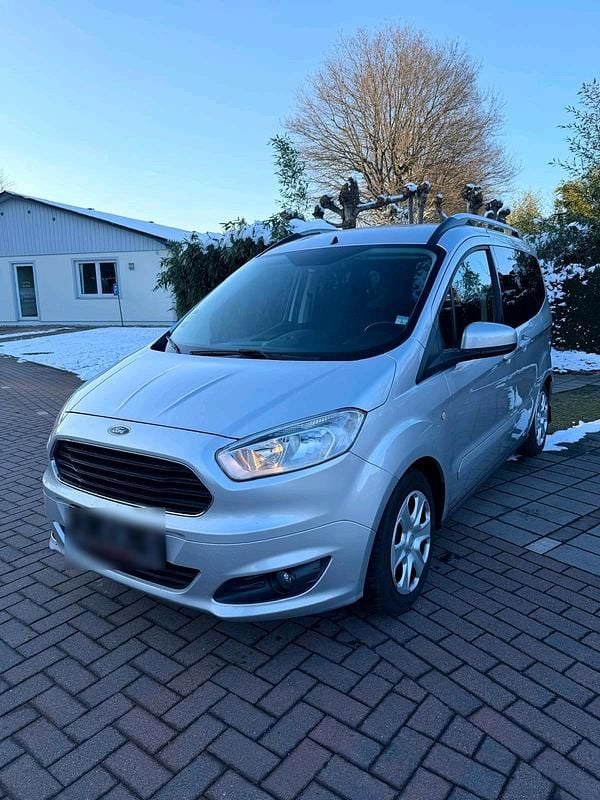 Gebraucht Ford Tourneo Courier 101 PS (74 kW) 2017 Silber Van / Kleinbus