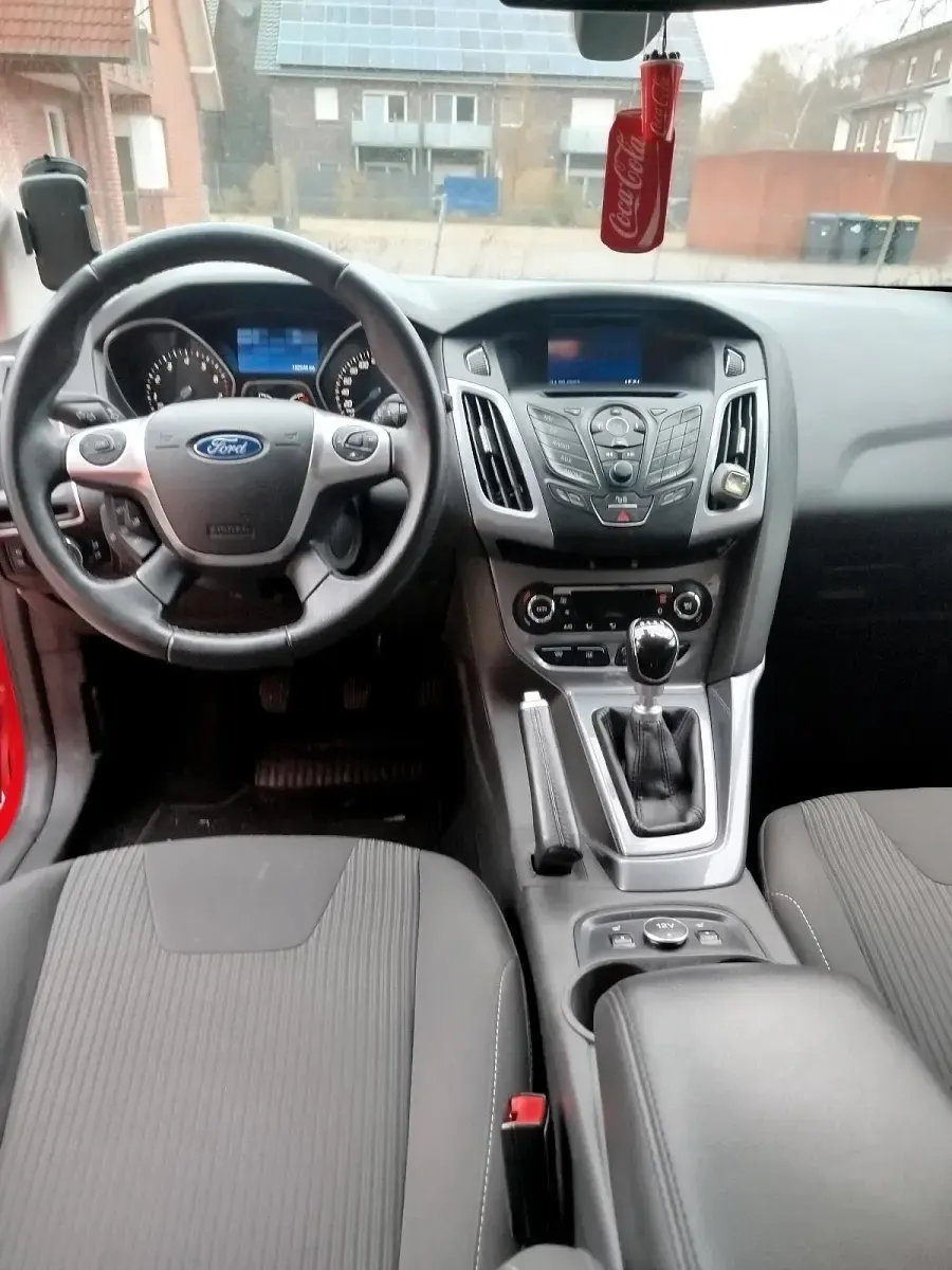 Usado Ford Focus 115 HP (84 kW) 2014 Vermelho Carrinha