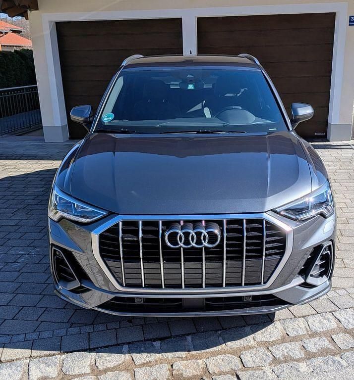 Gebraucht Audi Q3 S-Line 190 PS (139 kW) 2021 Grau SUV