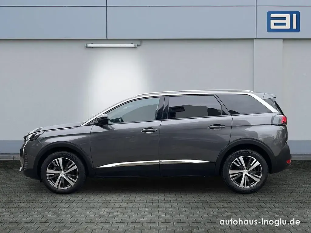 Gebraucht Peugeot 5008 Allure 131 PS (96 kW) 2024 Platiniumgrau SUV