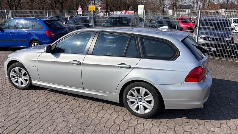 Gebraucht BMW 320 Comfort Edition 170 PS (125 kW) 2009 Silber Kombi