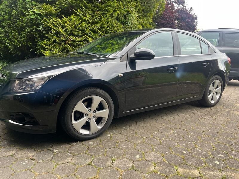 Schwarz Gebraucht 2011 Chevrolet Cruze LT Limousine | 4.900 € (Guter Preis) - Bild 1/4