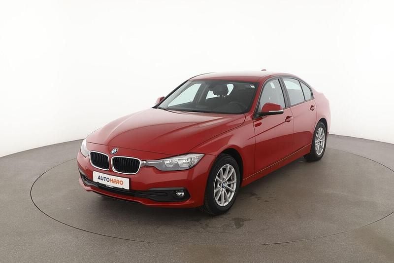 Rot Gebraucht 2017 BMW 318 Advantage Limousine | 14.800 € (Guter Preis) - Bild 1/3