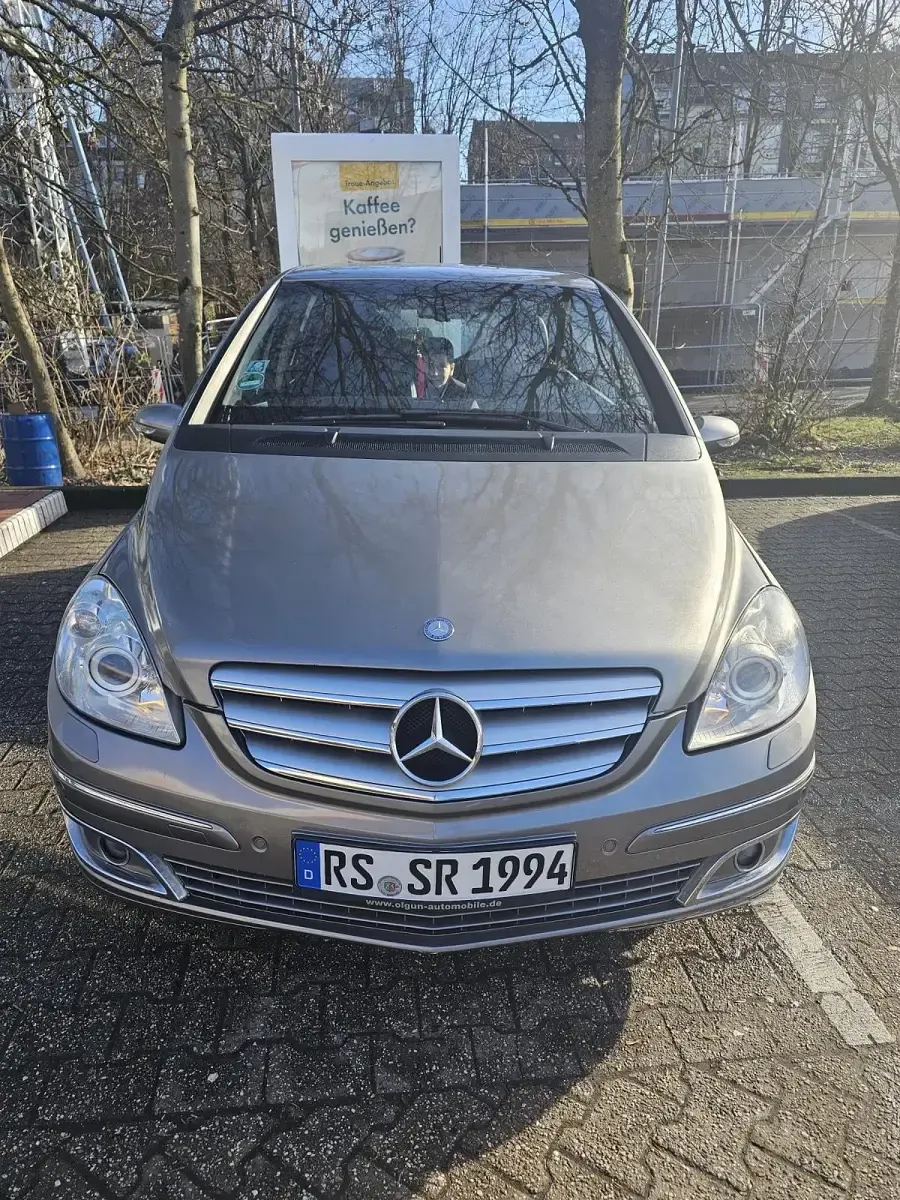 Gebraucht Mercedes B200 193 PS (141 kW) 2005 Grau Van / Kleinbus