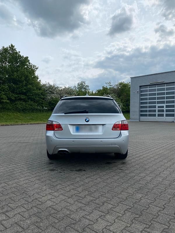 Gebraucht BMW 525 218 PS (160 kW) 2005 Silber Kombi