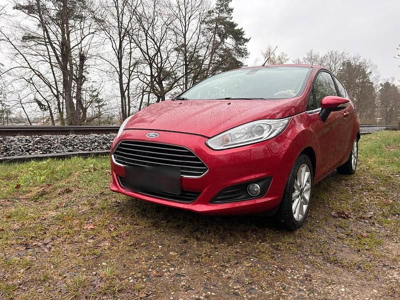 Gebraucht Ford Fiesta 95 PS (69 kW) 2016 Rot Kleinwagen