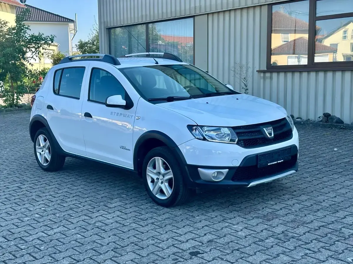Gebraucht Dacia Sandero Stepway Ambiance 90 PS (66 kW) 2013 Weiß Kleinwagen