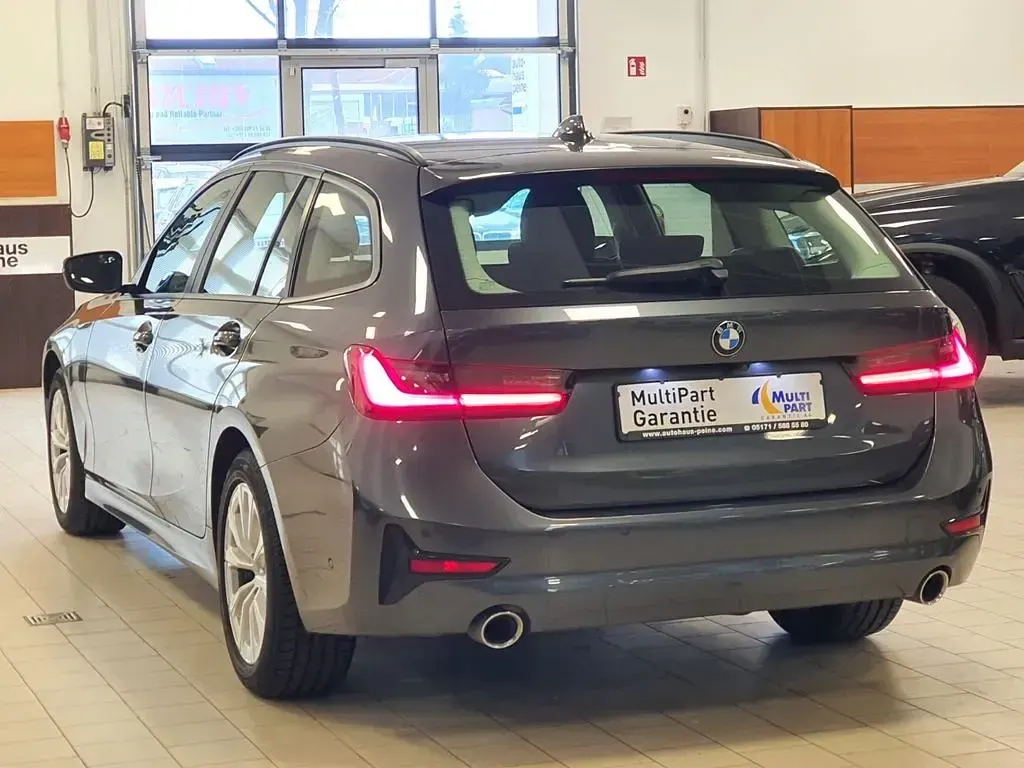 Gebraucht BMW 320 Advantage 190 PS (139 kW) 2022 Grau Limousine