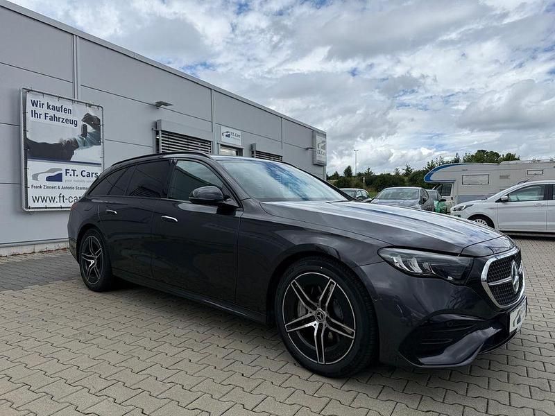 Grün Gebraucht 2023 Mercedes E220 AMG line Kombi | 41.790 € (Superpreis) - Bild 1/4