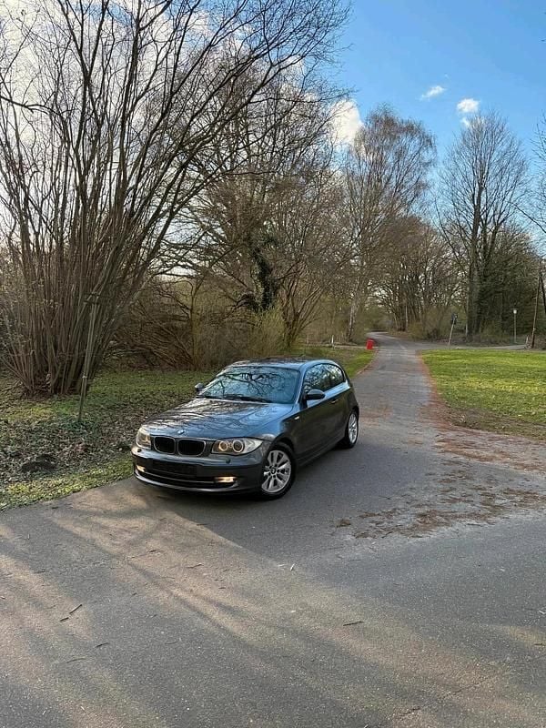 Gebraucht BMW 120 145 PS (106 kW) 2008 Grau Kleinwagen