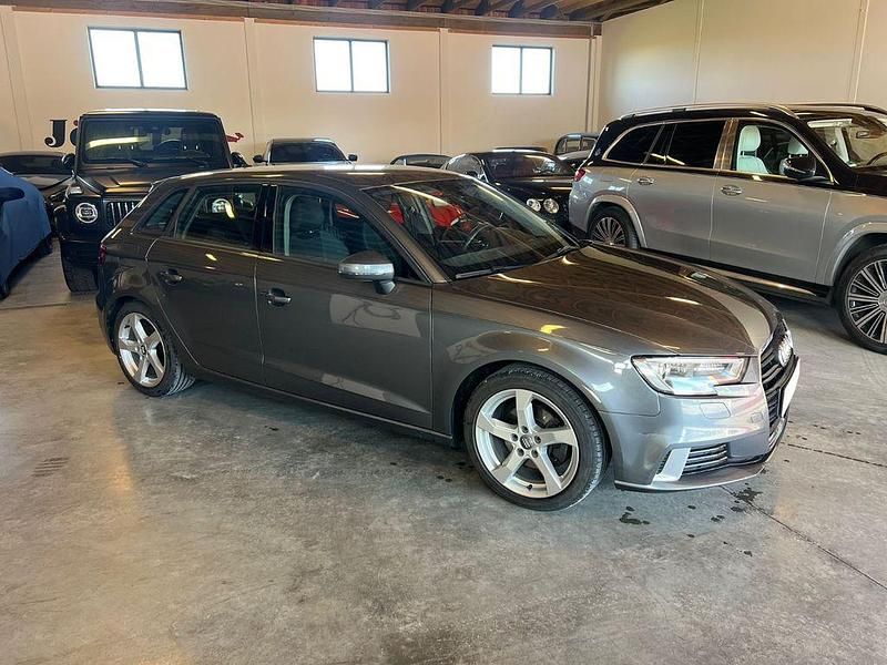 Gebraucht Audi A3 Sport 150 PS (110 kW) 2018 Grau Limousine