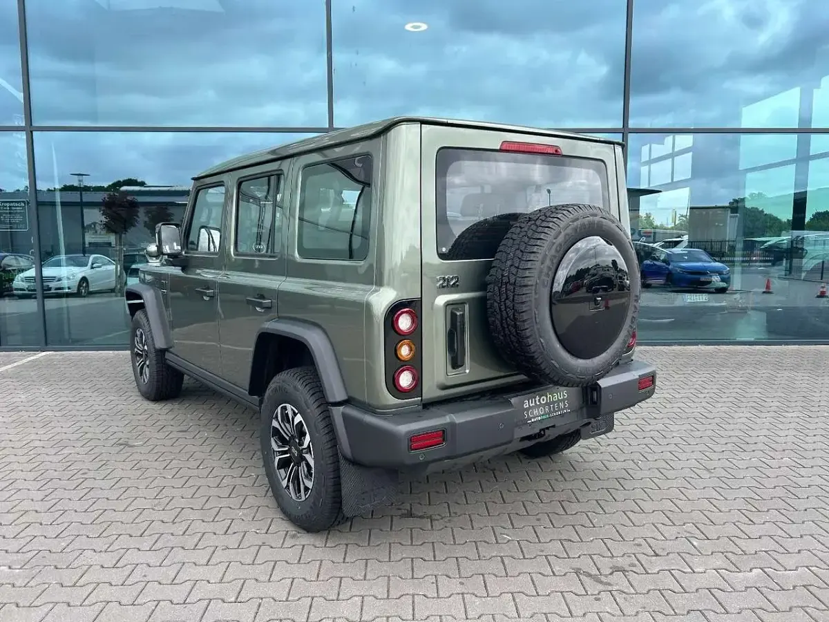 Neu BAW 212 166 PS (122 kW) 2026 Grün SUV