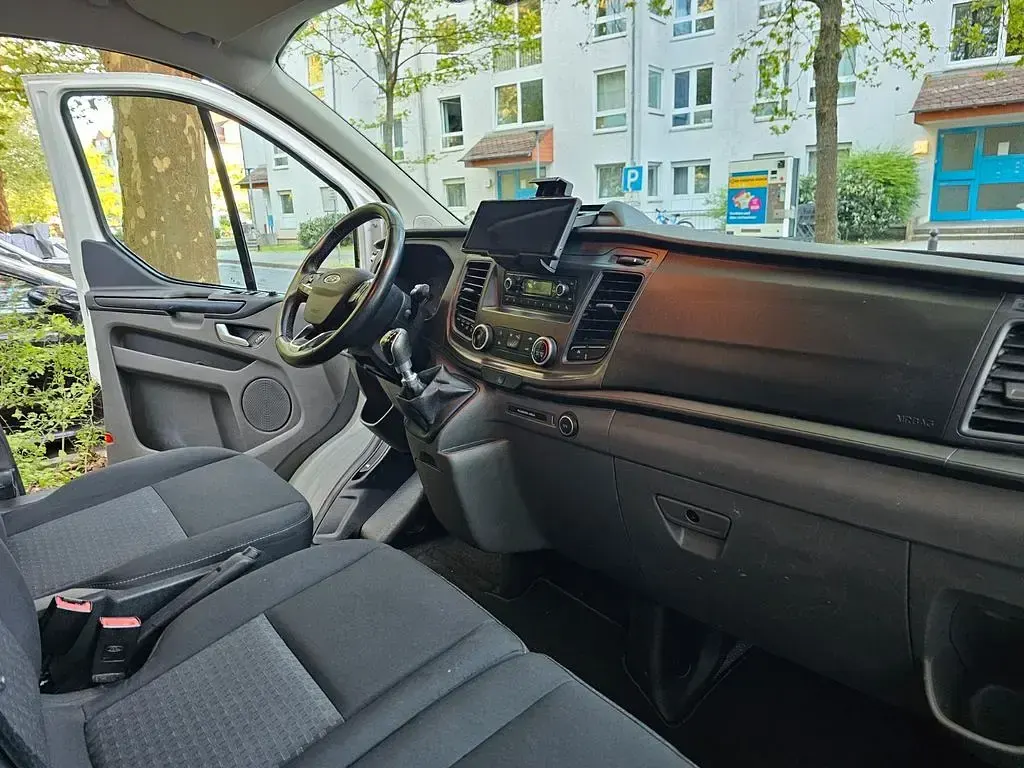 Second-hand Ford Transit Custom 170 CP (125 kW) 2021 Alb Monovolum