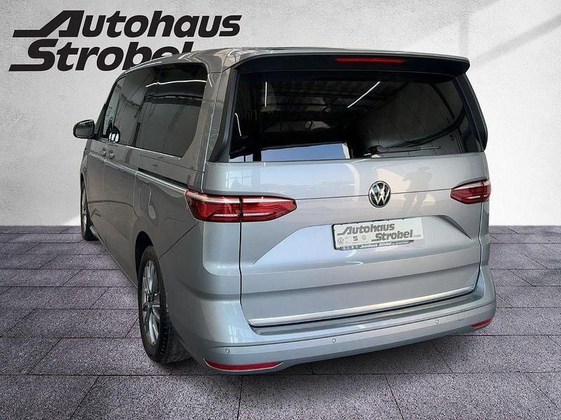 Gebraucht VW Multivan Style 150 PS (110 kW) 2024 Silber Van