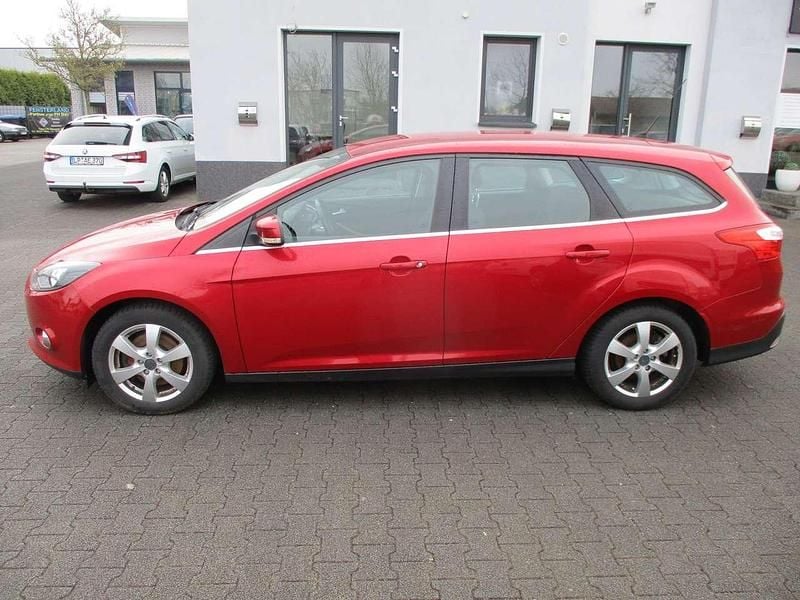 Gebraucht Ford Focus 150 PS (110 kW) 2011 Rot Kombi