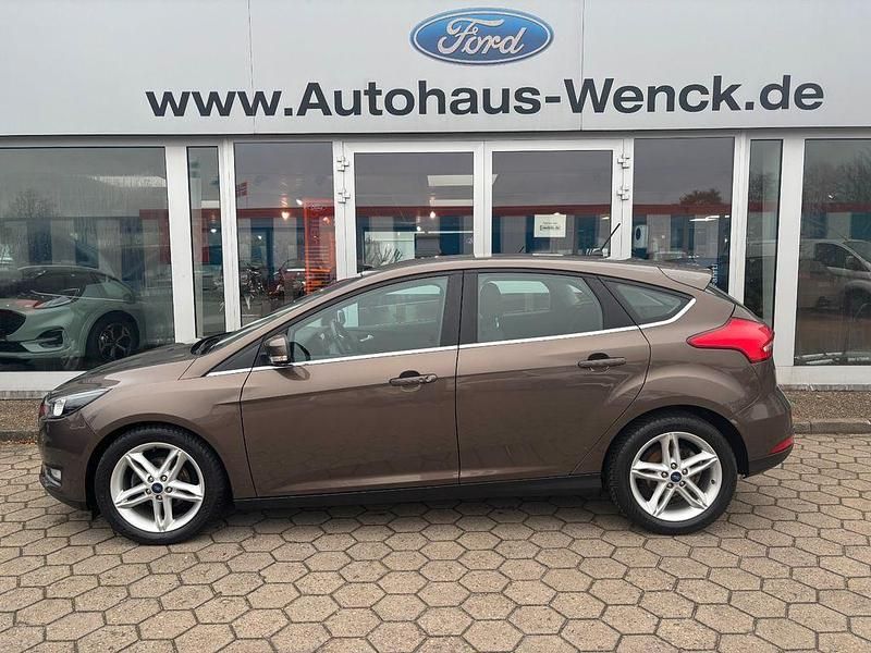 Gebraucht Ford Focus Titanium 125 PS (91 kW) 2017 Braun Limousine