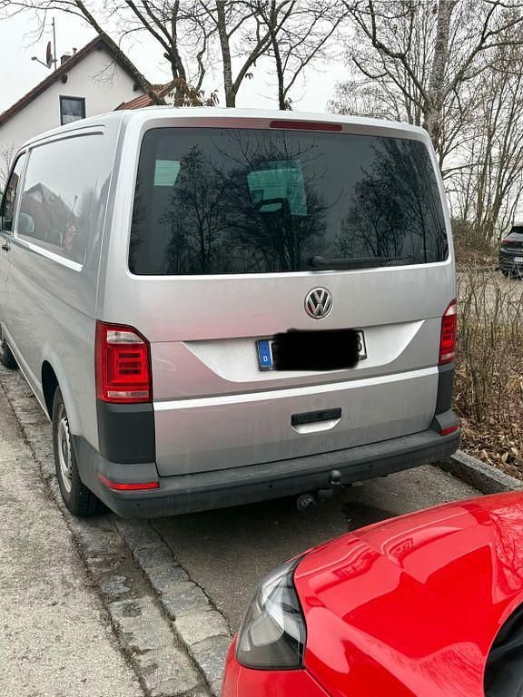 Gebraucht VW Transporter 150 PS (110 kW) 2019 Silber Van