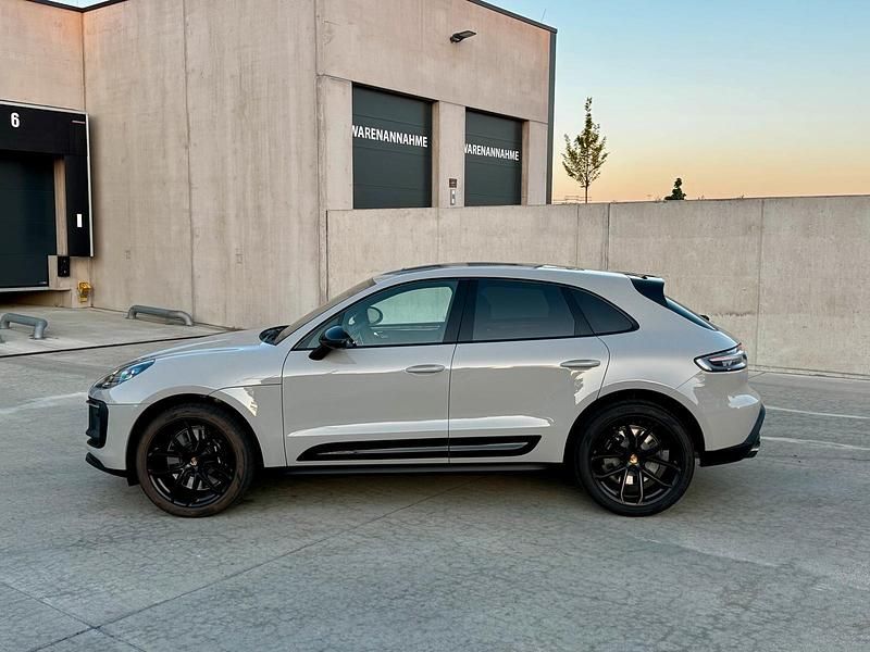 Grau Gebraucht 2023 Porsche Macan GTS SUV | 106.999 € (Fairer Preis) - Bild 1/4