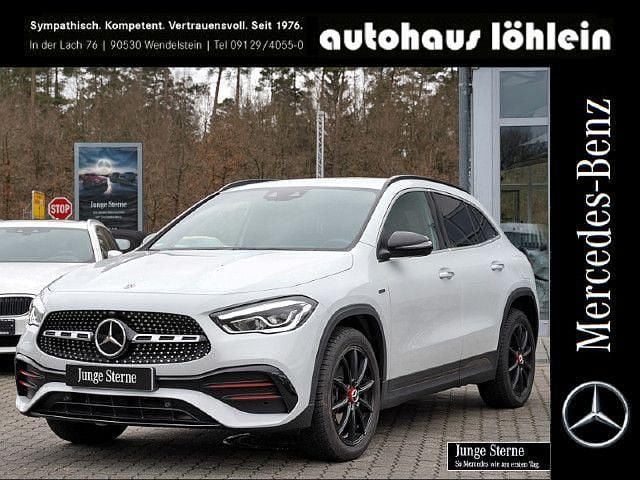 Weiß Gebraucht 2020 Mercedes GLA250 SUV | 35.555 € (Teuer) - Bild 1/4