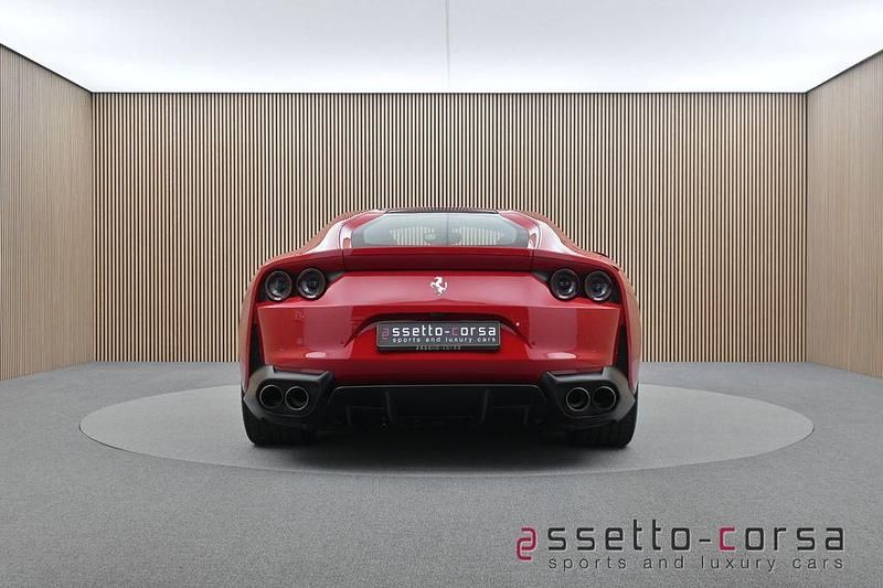Gebraucht Ferrari 812 799 PS (587 kW) 2019 Rot