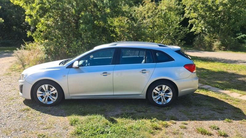 Silber Gebraucht 2013 Chevrolet Cruze LTZ Kombi | 3.500 € (Guter Preis) - Bild 1/4