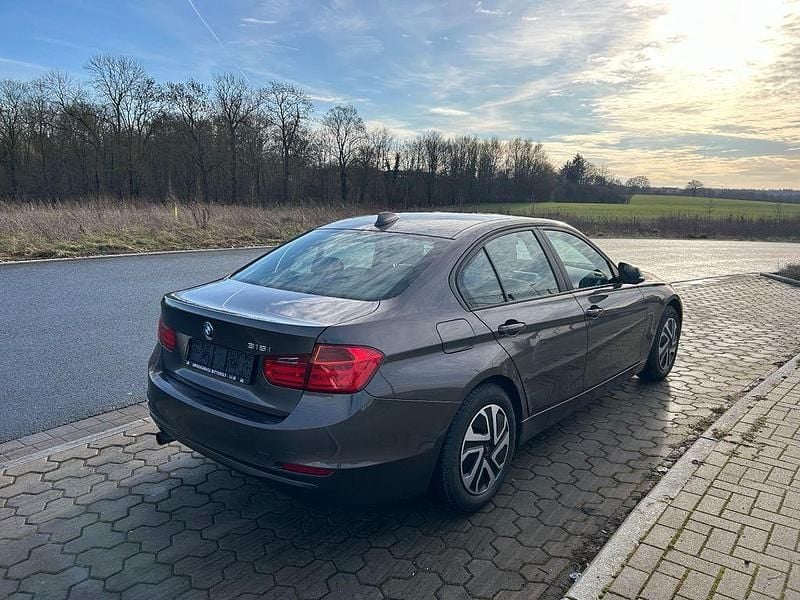 Gebraucht BMW 316 136 PS (100 kW) 2013 Braun Limousine
