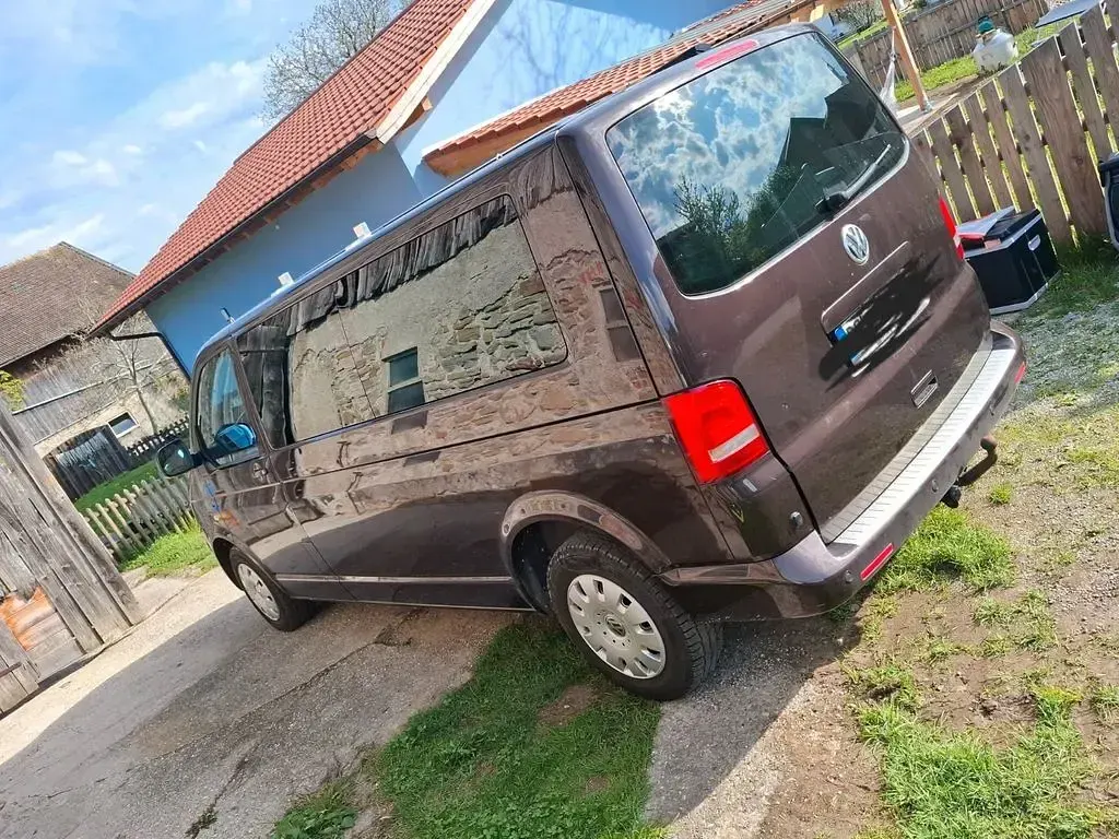 Gebraucht VW Caravelle 102 PS (75 kW) 2011 Van