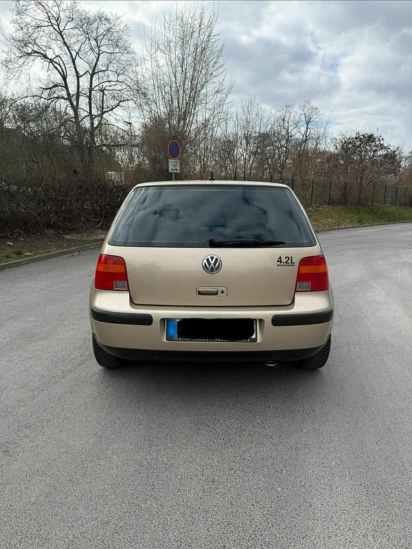 Gebraucht VW Golf IV 105 PS (77 kW) 2001 Gold Kleinwagen