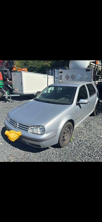 Silber Gebraucht 2001 VW Golf IV Comfortline Limousine | 800 € (Guter Preis) - Bild 1/4