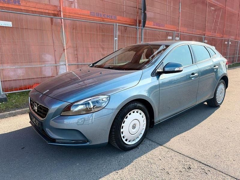 Gebraucht Volvo V40 You! 150 PS (110 kW) 2013 Blau Limousine