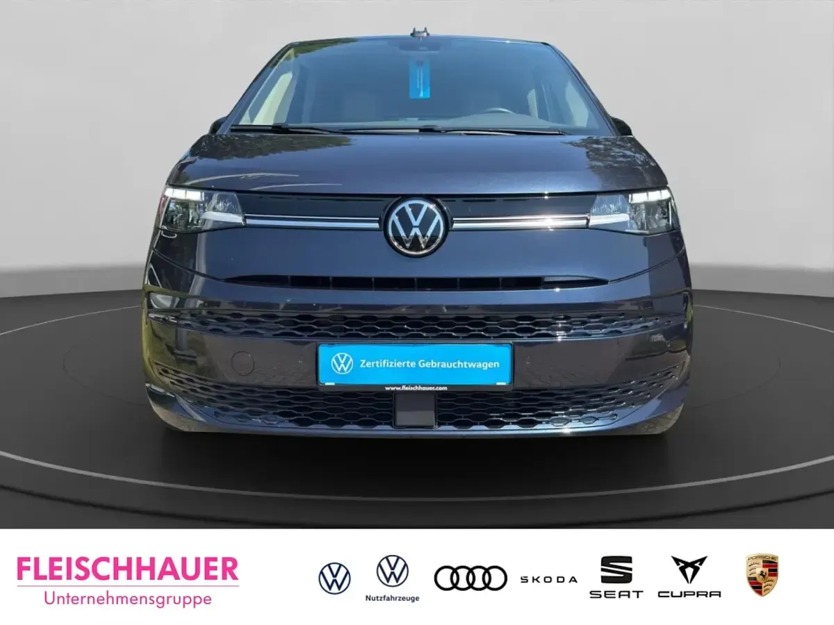 Gebraucht VW Multivan Life 150 PS (110 kW) 2025 Starlight blue metallic Van / Kleinbus