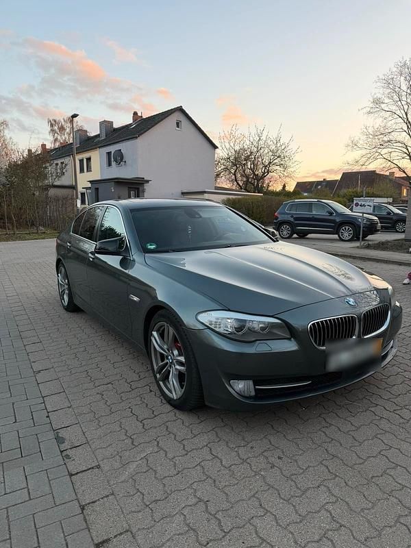 Gebraucht BMW 530 2011 Grün Kleinwagen