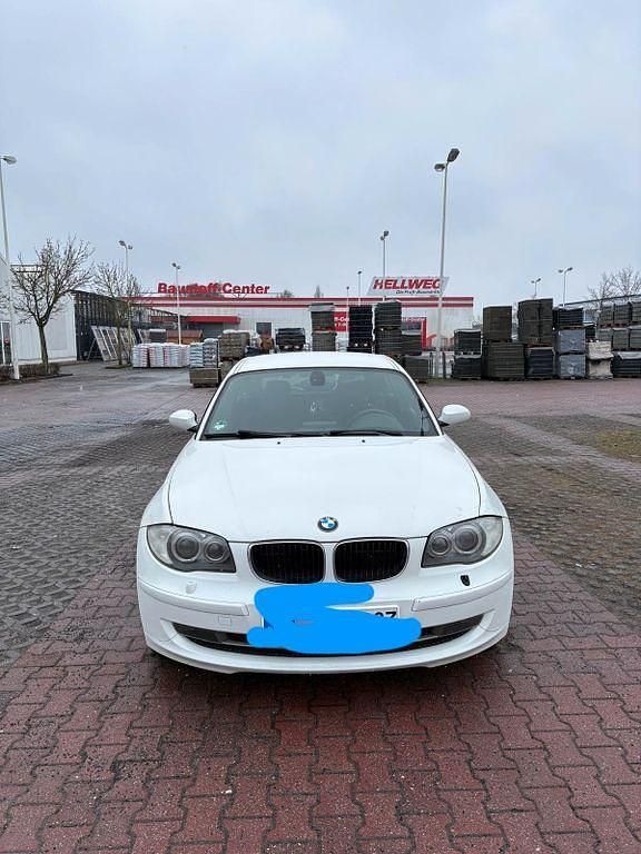 Gebraucht BMW 116 122 PS (89 kW) 2007 Weiß Kleinwagen