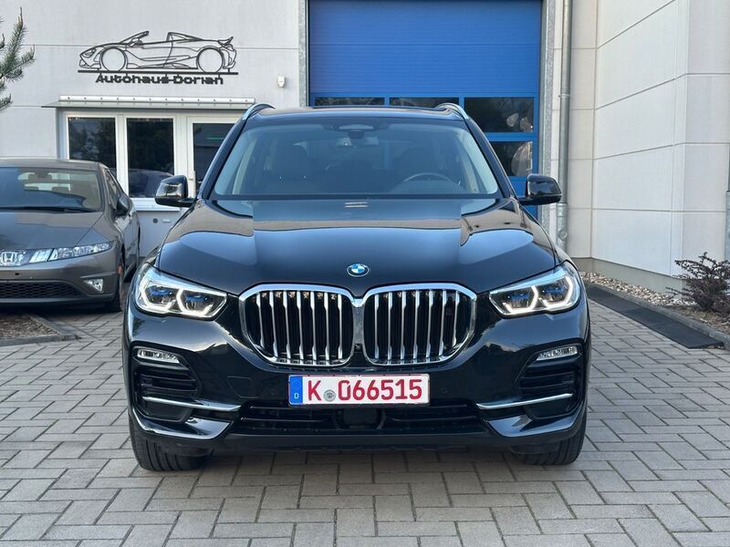 Schwarz Gebraucht 2020 BMW X5 Sport Line SUV | 41.999 € - Bild 1/4