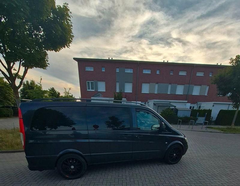 Schwarz Gebraucht 2007 Mercedes Vito Van / Kleinbus | 10.200 € (Guter Preis) - Bild 1/4