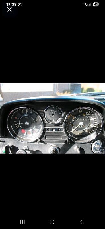 Gebraucht Mercedes 200 54 PS (39 kW) 1973 Rot Limousine