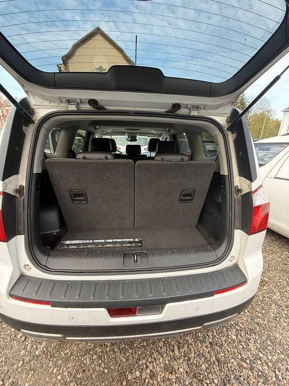 Gebraucht Chevrolet Orlando 163 PS (119 kW) 2012 Weiß Van / Kleinbus