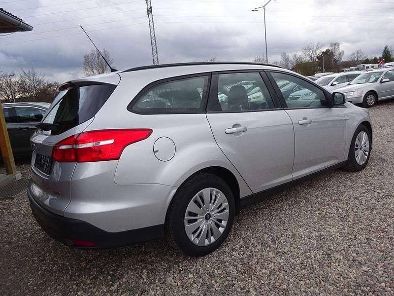 Gebraucht Ford Focus Business Edition 101 PS (74 kW) 2015 Silber Kombi