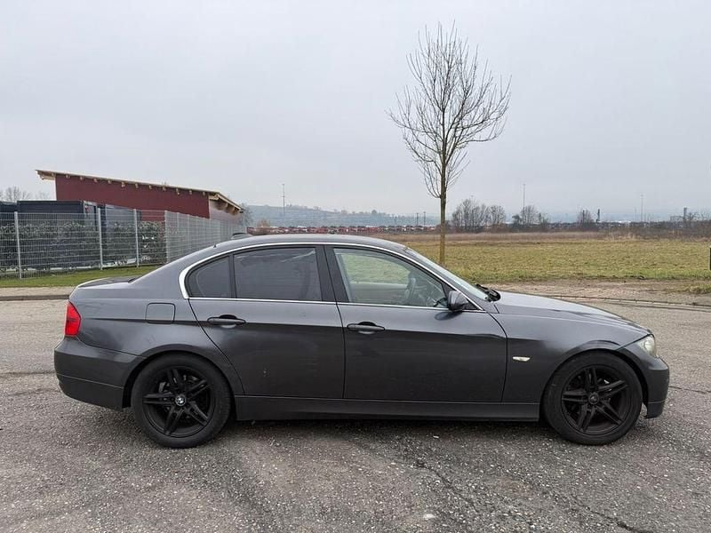 Gebraucht BMW 325 218 PS (160 kW) 2005 Limousine