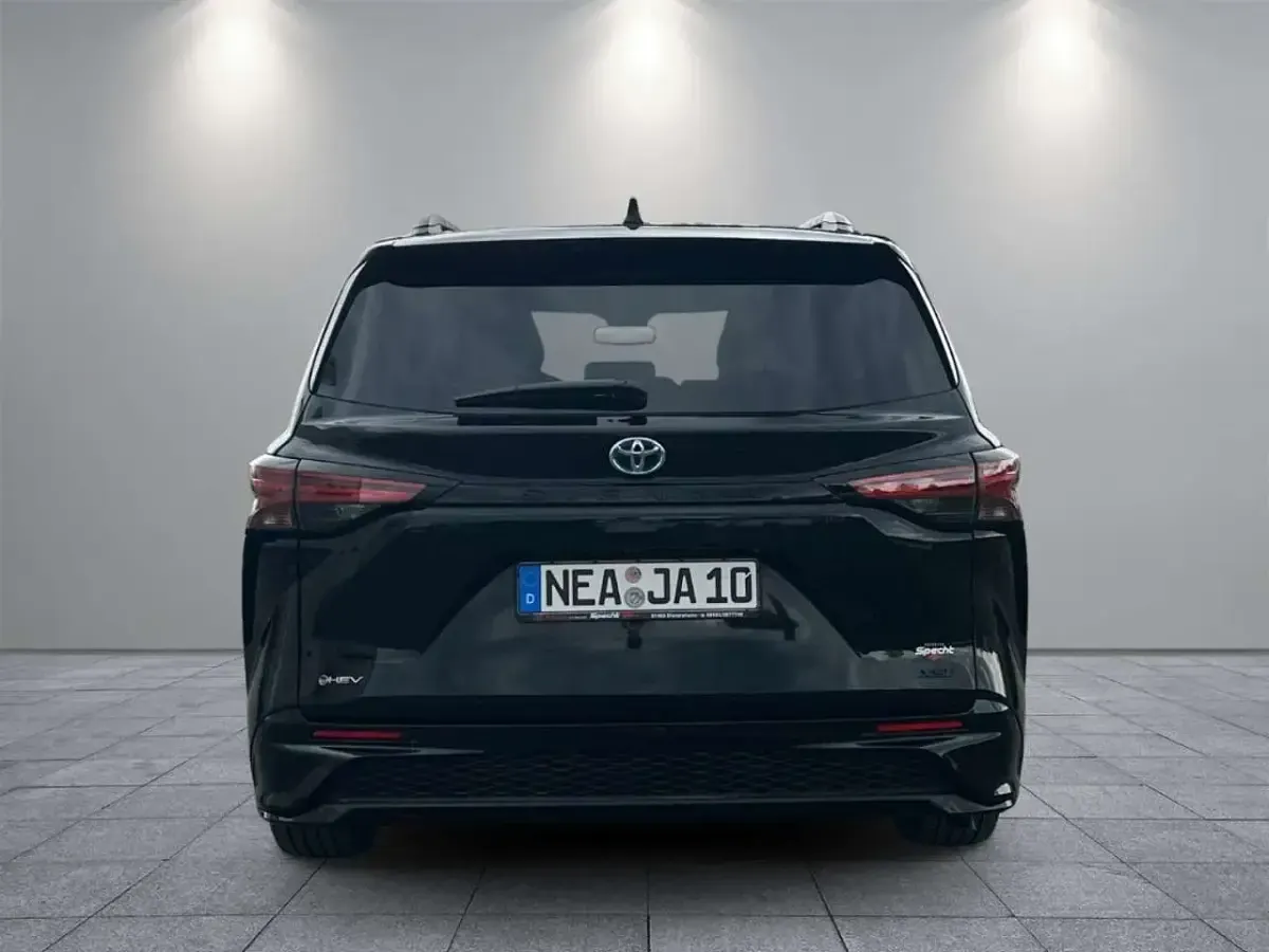 Gebraucht Toyota Sienna 245 PS (180 kW) 2026 Midnight black Van / Kleinbus