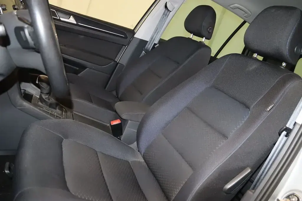 Gebraucht VW Golf VII United 150 PS (110 kW) 2020 Silber Van / Kleinbus
