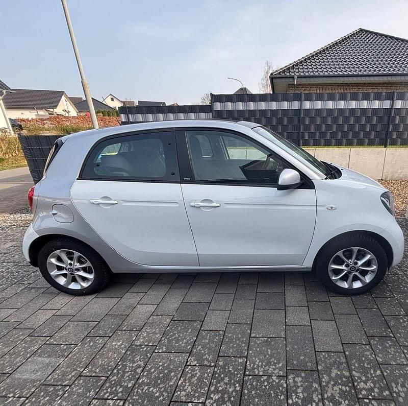 Usata Smart ForFour Passion 71 CV (52 kW) 2017 Bianco Utilitaria